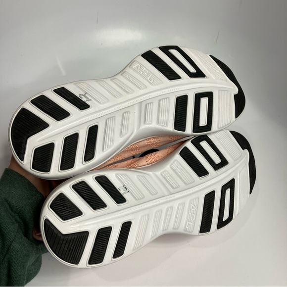 APL Techloom Pro sneakers knit sneakers peach black white size 8 - Picture 10 of 11